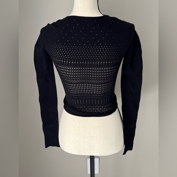 Fabletics black workout top in size XS - Picture 2 of 2